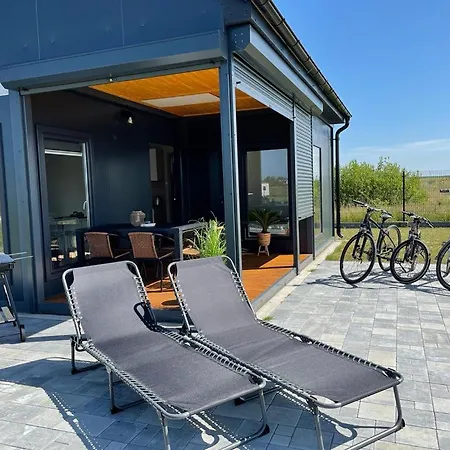 Letniskowe Bali アパート Jezierzany